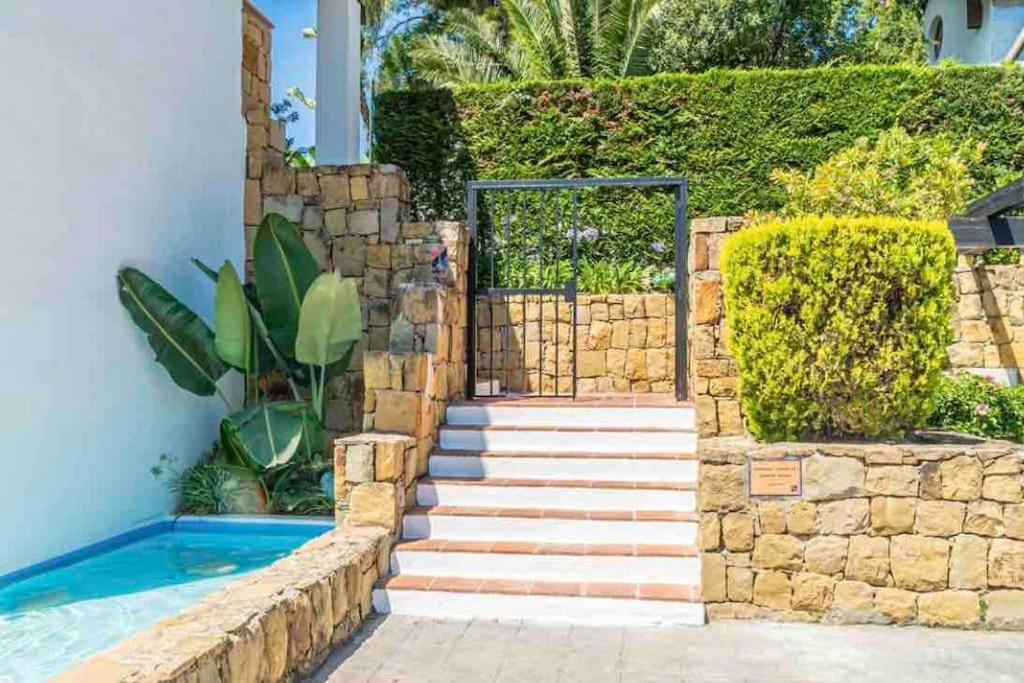 Luxury Apartamento En Rio Real Marbella Exteriör bild